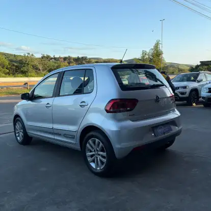VOLKSWAGEN-FOX-2021