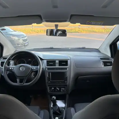 VOLKSWAGEN-FOX-2021