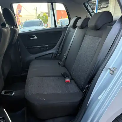 VOLKSWAGEN-FOX-2021