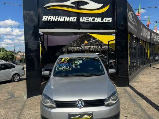 VOLKSWAGEN-FOX-2012