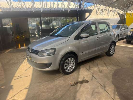 VOLKSWAGEN-FOX-2012
