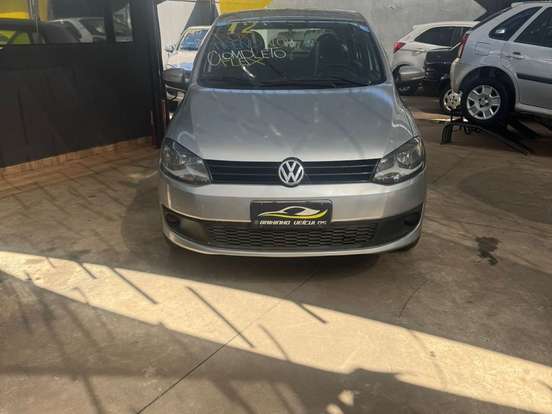 VOLKSWAGEN-FOX-2012