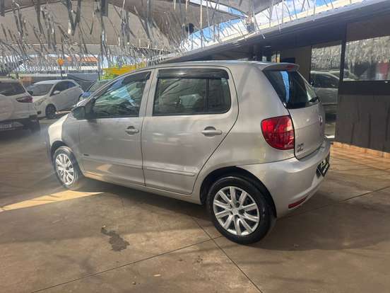 VOLKSWAGEN-FOX-2012