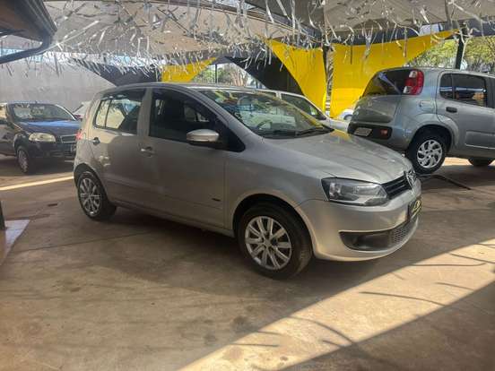 VOLKSWAGEN-FOX-2012