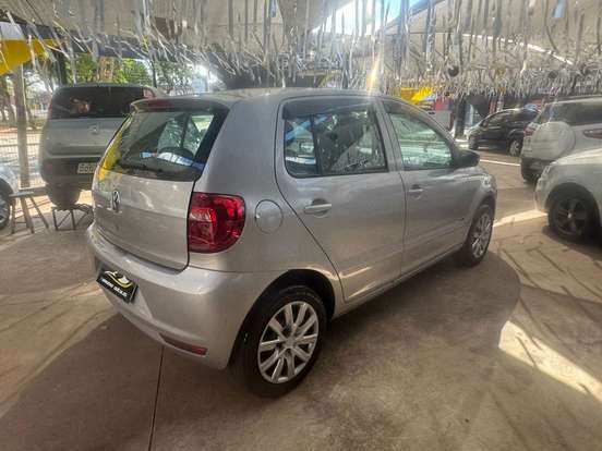 VOLKSWAGEN-FOX-2012