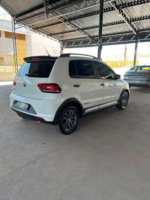 VOLKSWAGEN-FOX-2017