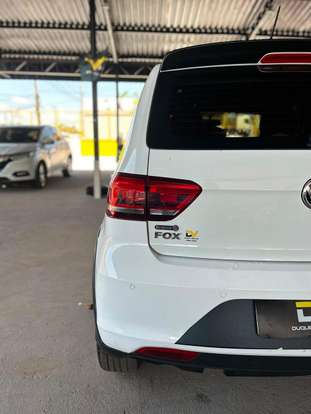 VOLKSWAGEN-FOX-2017