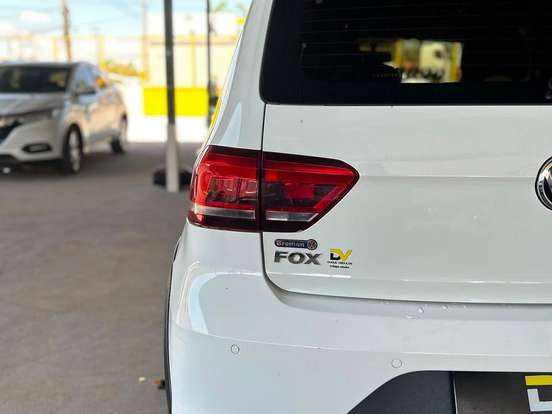 VOLKSWAGEN-FOX-1.0 MPI TRACK 12V FLEX 4P MANUAL VOLKSWAGEN-FOX-2017