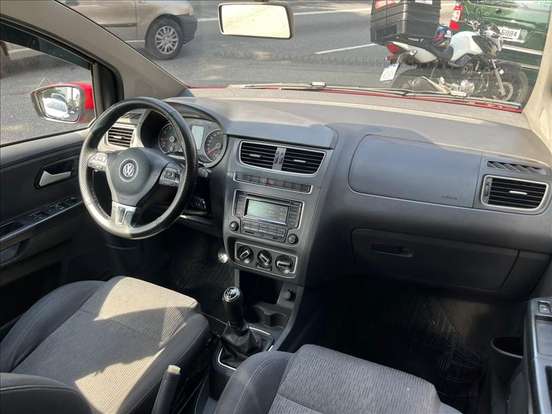 VOLKSWAGEN-FOX-1.6 MI 8V FLEX 4P AUTOMATIZADO VOLKSWAGEN-FOX-2014