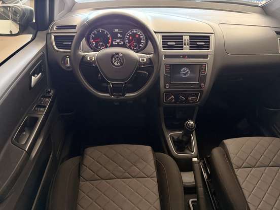 VOLKSWAGEN-FOX-1.6 MSI TOTAL FLEX XTREME 4P MANUAL VOLKSWAGEN-FOX-2020