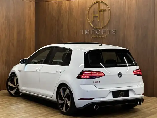 VOLKSWAGEN-GOLF-2019