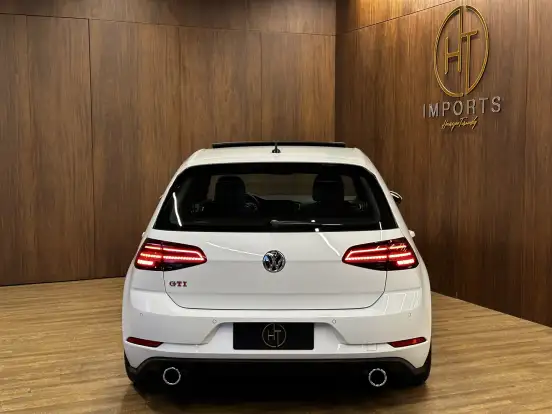 VOLKSWAGEN-GOLF-2019