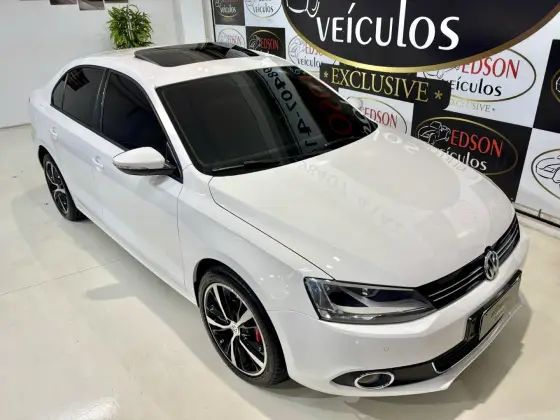VOLKSWAGEN JETTA 2.0 COMFORTLINE FLEX 4P TIPTRONIC