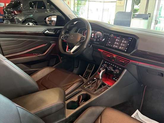 VOLKSWAGEN-JETTA-2023