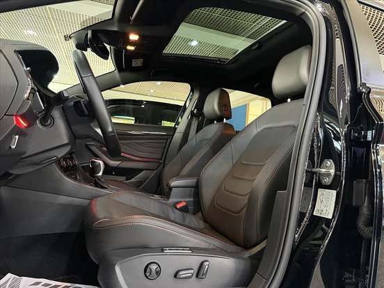 VOLKSWAGEN-JETTA-2023