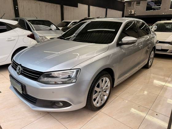 VOLKSWAGEN JETTA 2.0 COMFORTLINE FLEX 4P TIPTRONIC