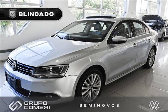 VOLKSWAGEN JETTA 2.0 TSI HIGHLINE 211CV GASOLINA 4P TIPTRONIC