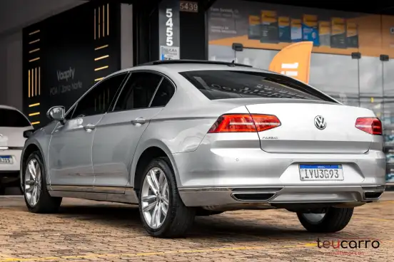 VOLKSWAGEN-PASSAT-2018