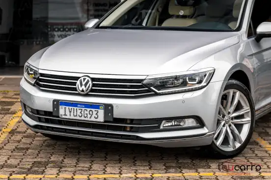 VOLKSWAGEN-PASSAT-2018