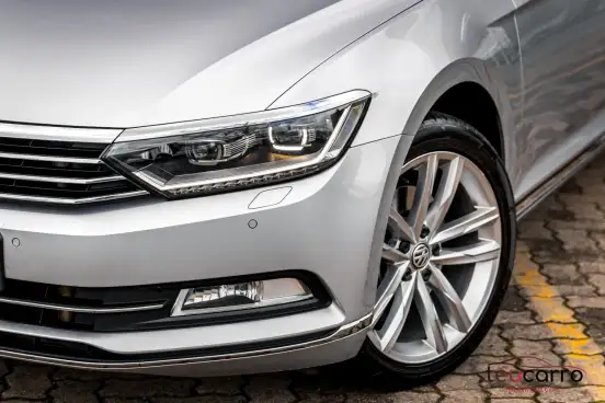 VOLKSWAGEN-PASSAT-2018