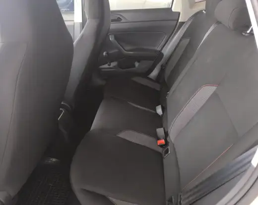 VOLKSWAGEN-POLO-2024