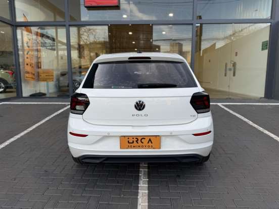 VOLKSWAGEN-POLO-2023