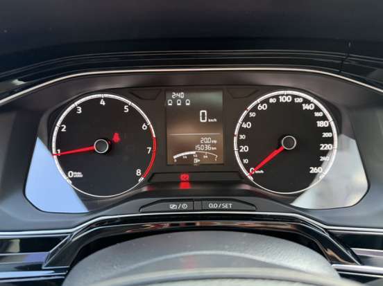 VOLKSWAGEN-POLO-2024