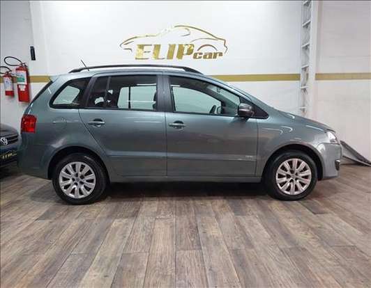 VOLKSWAGEN-SPACEFOX-2011