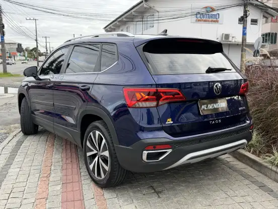 VOLKSWAGEN-TAOS-2021