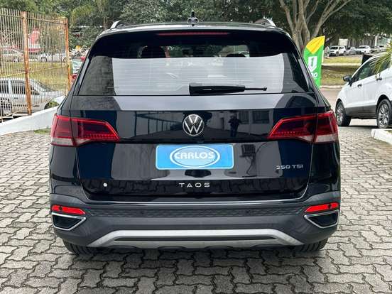 VOLKSWAGEN-TAOS-2021