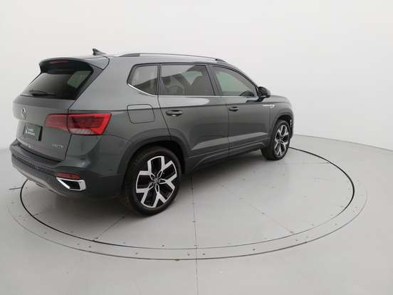 VOLKSWAGEN-TAOS-2024