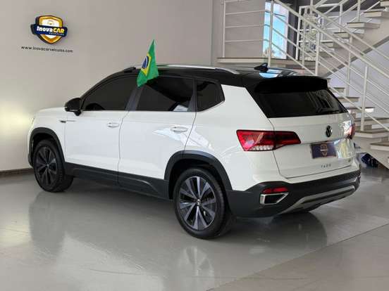 VOLKSWAGEN-TAOS-2022