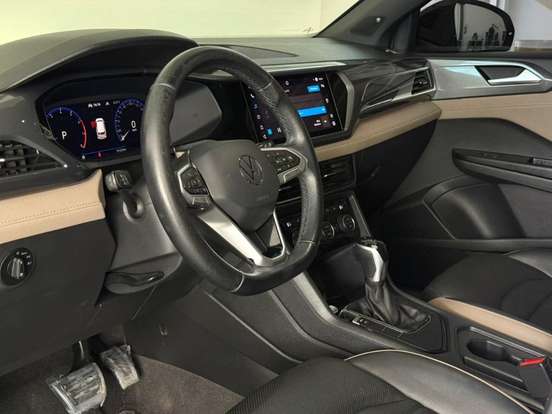 VOLKSWAGEN-TAOS-2022