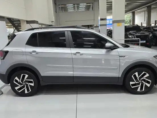 VOLKSWAGEN-T-CROSS-1.0 200 TSI TOTAL FLEX COMFORTLINE AUTOMÁTICO VOLKSWAGEN-T-CROSS-2025