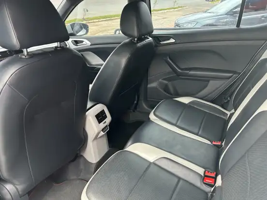 VOLKSWAGEN-T-CROSS-1.4 250 TSI TOTAL FLEX HIGHLINE AUTOMÁTICO VOLKSWAGEN-T-CROSS-2019