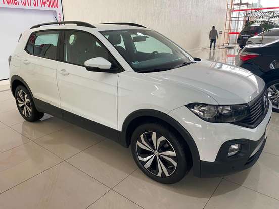 VOLKSWAGEN-T-CROSS-2021