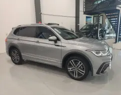 VOLKSWAGEN TIGUAN 2.0 300 TSI GASOLINA ALLSPACE R-LINE AUTOMÁTICO VOLKSWAGEN TIGUAN 2.0 300 TSI GASOLINA ALLSPACE R-LINE AUTOMÁTICO