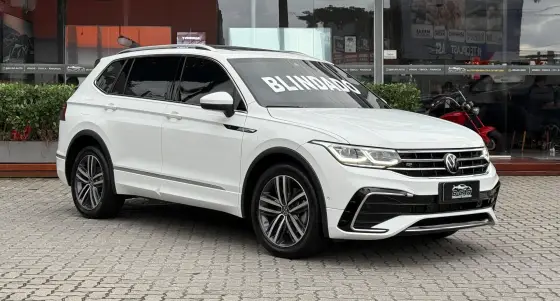 VOLKSWAGEN TIGUAN 2.0 300 TSI GASOLINA ALLSPACE R-LINE AUTOMÁTICO VOLKSWAGEN TIGUAN 2.0 300 TSI GASOLINA ALLSPACE R-LINE AUTOMÁTICO