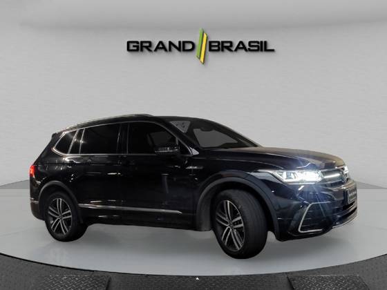 VOLKSWAGEN TIGUAN 2.0 300 TSI GASOLINA ALLSPACE R-LINE AUTOMÁTICO