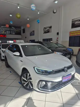 VOLKSWAGEN VIRTUS 1.0 200 TSI HIGHLINE AUTOMÁTICO