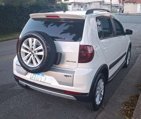 VOLKSWAGEN-CROSSFOX-2013