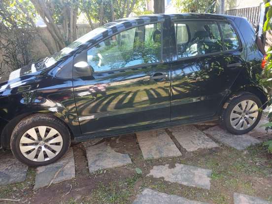 VOLKSWAGEN-FOX-2015