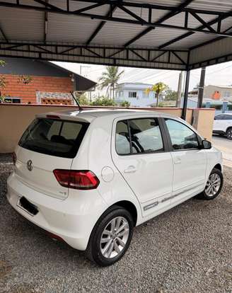 VOLKSWAGEN-FOX-2021