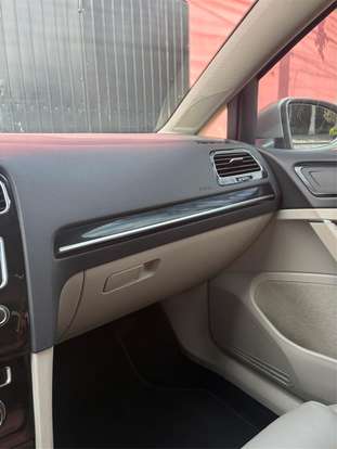 VOLKSWAGEN-GOLF-2017