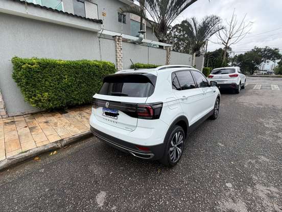 VOLKSWAGEN-T-CROSS-2021