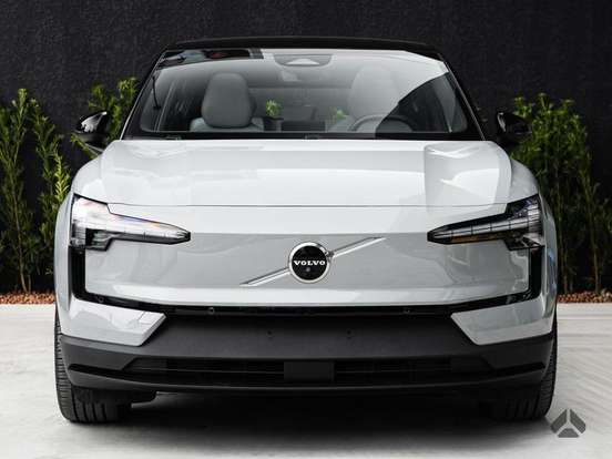 VOLVO-EX30-2025