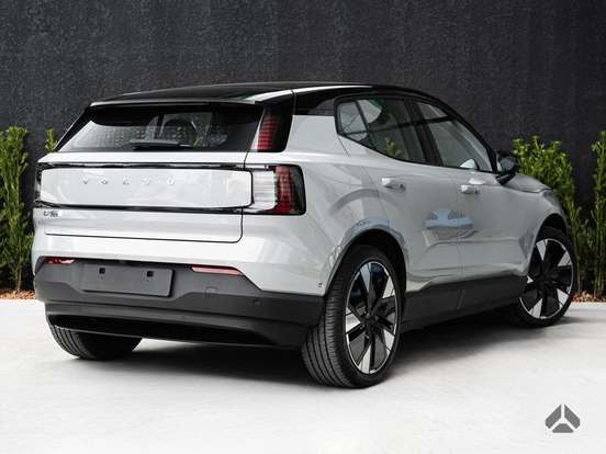 VOLVO-EX30-2025