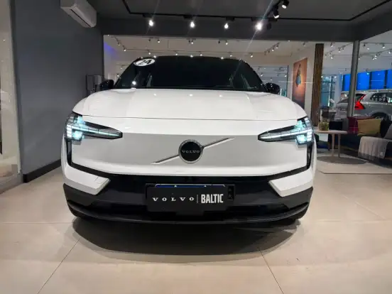VOLVO-EX30-2024