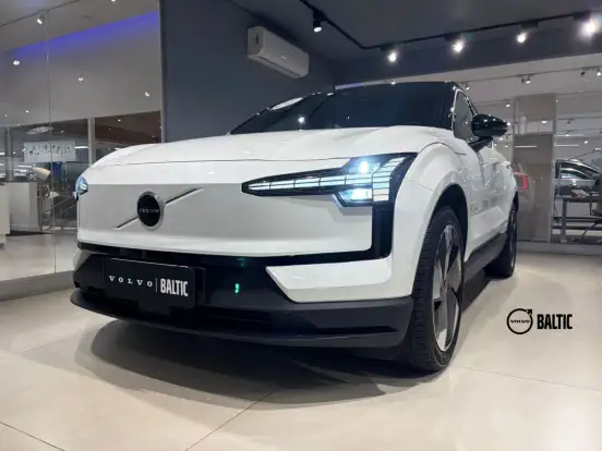 VOLVO-EX30-2024