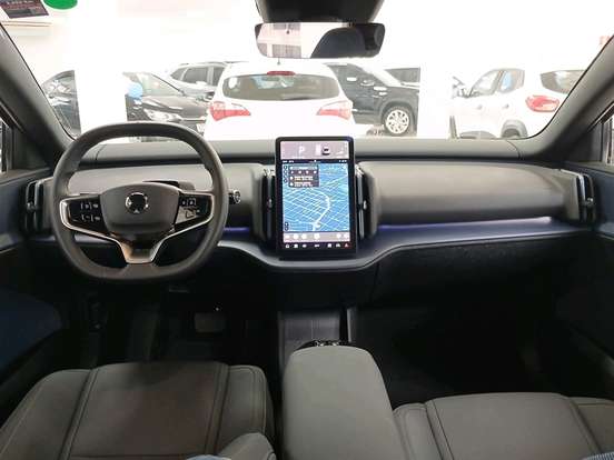 VOLVO-EX30-2024